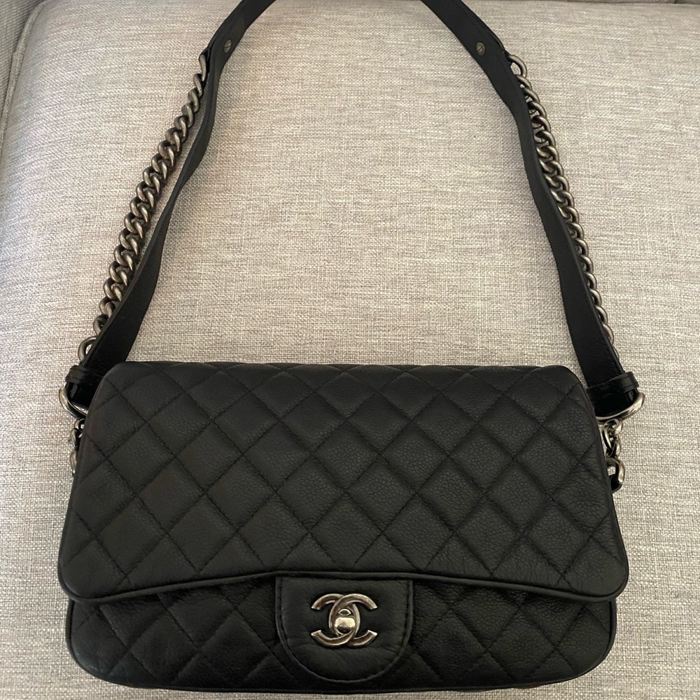Authentic Chanel Flap Black / Vuitton Gucci Hermes Balenciaga
